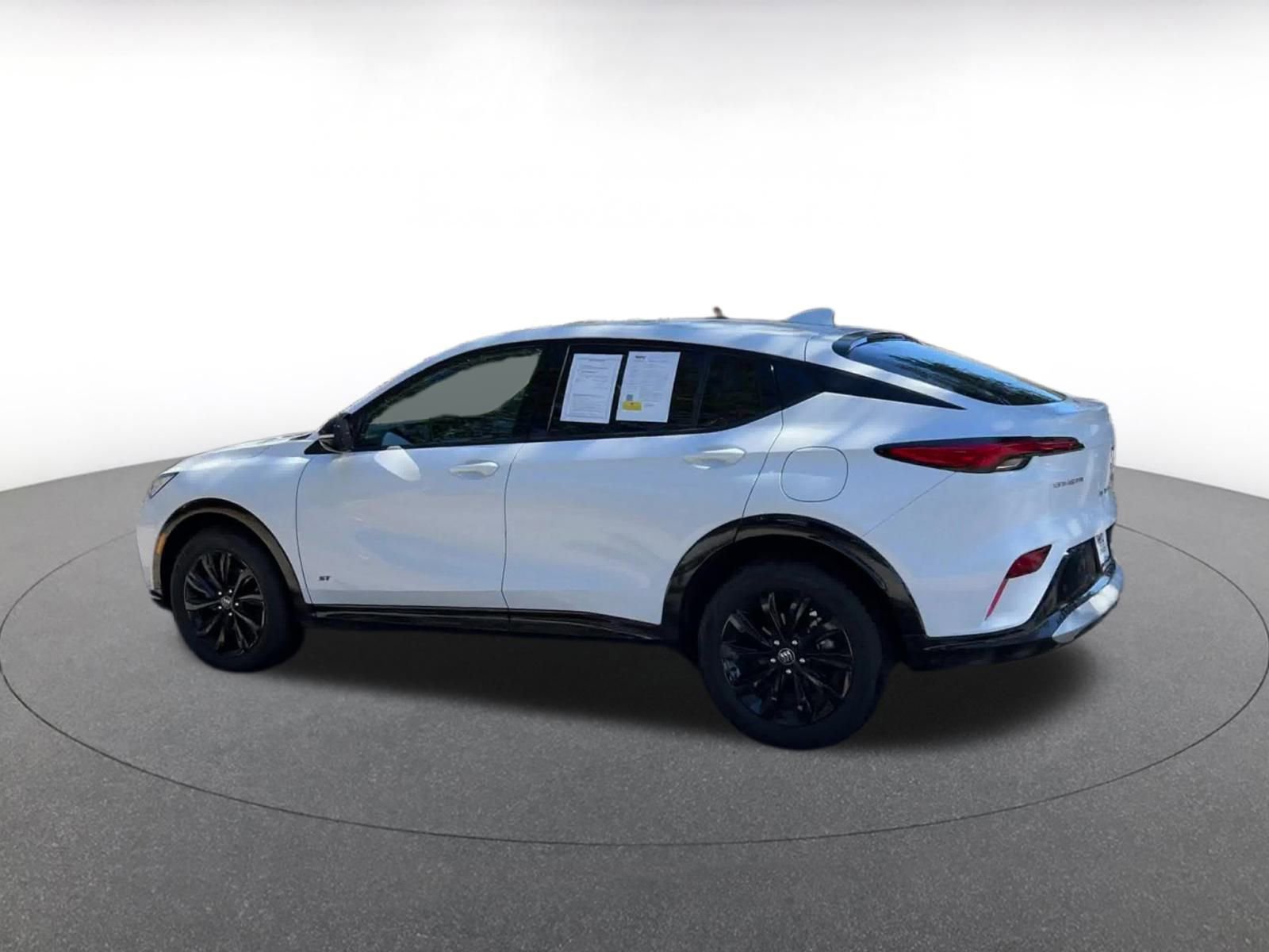 Used 2025 Buick Envista Sport Touring image 10