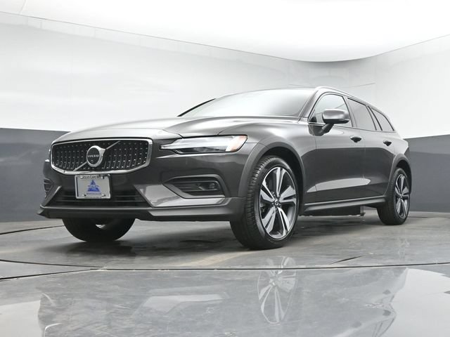 Used 2025 Volvo V60 B5 Cross Country Plus AWD/4WD image 34
