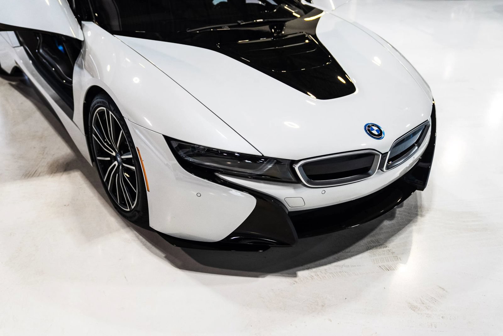 Used 2019 BMW i8 Roadster AWD/4WD image 7