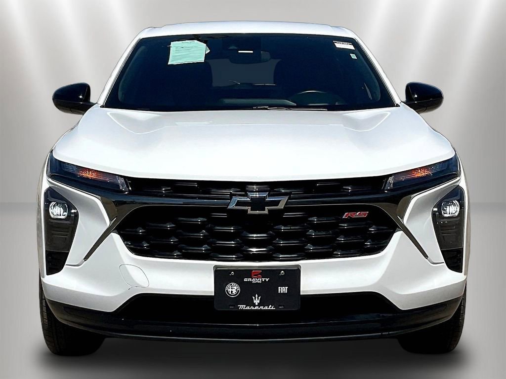 Used 2024 Chevrolet Trax RS w/ Driver Confidence Package FWD image 2
