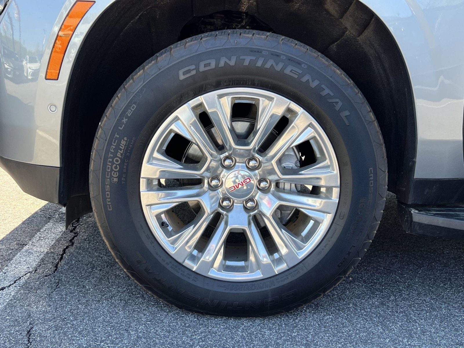 Used 2025 GMC Yukon XL Denali AWD/4WD image 11