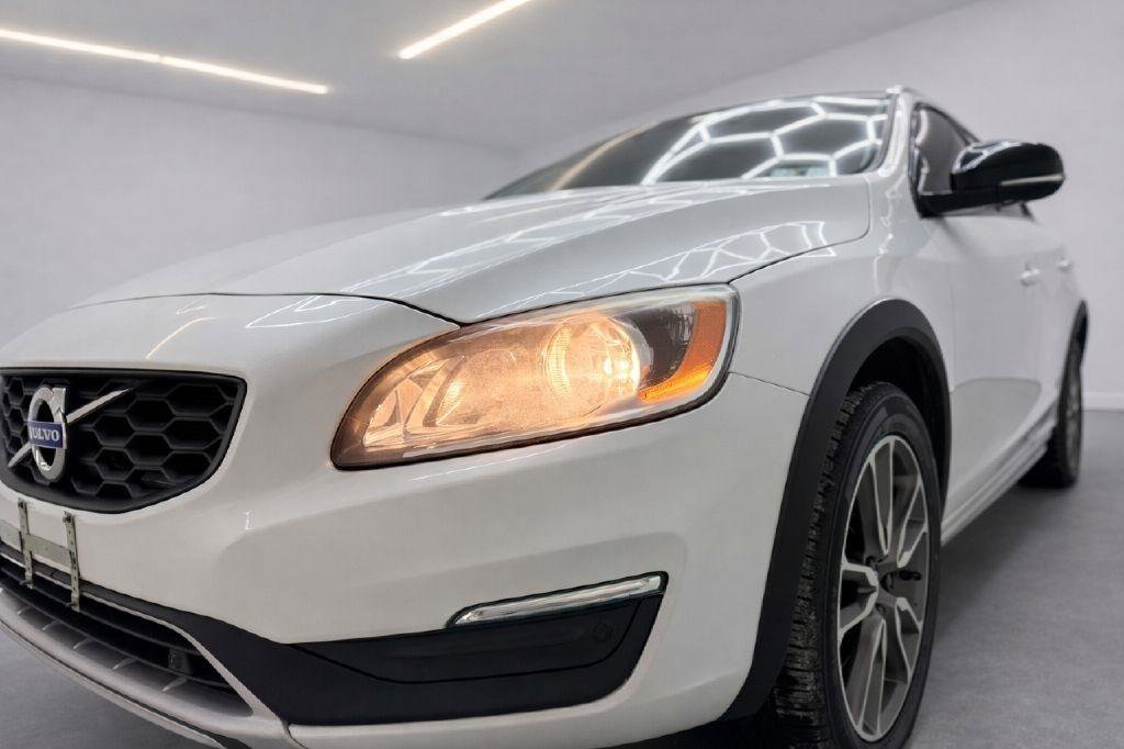 Used 2017 Volvo V60 T5 Cross Country w/ Convenience Package AWD/4WD image 36