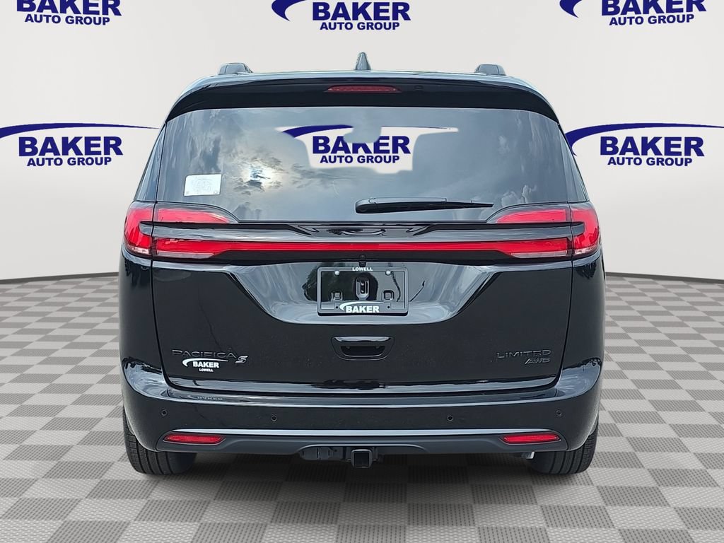 New 2027 Chrysler Pacifica Limited AWD/4WD image 4
