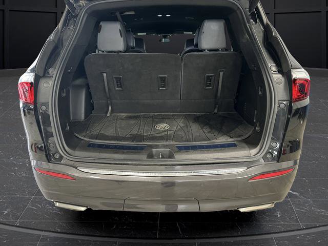 Used 2022 Buick Enclave Essence image 13