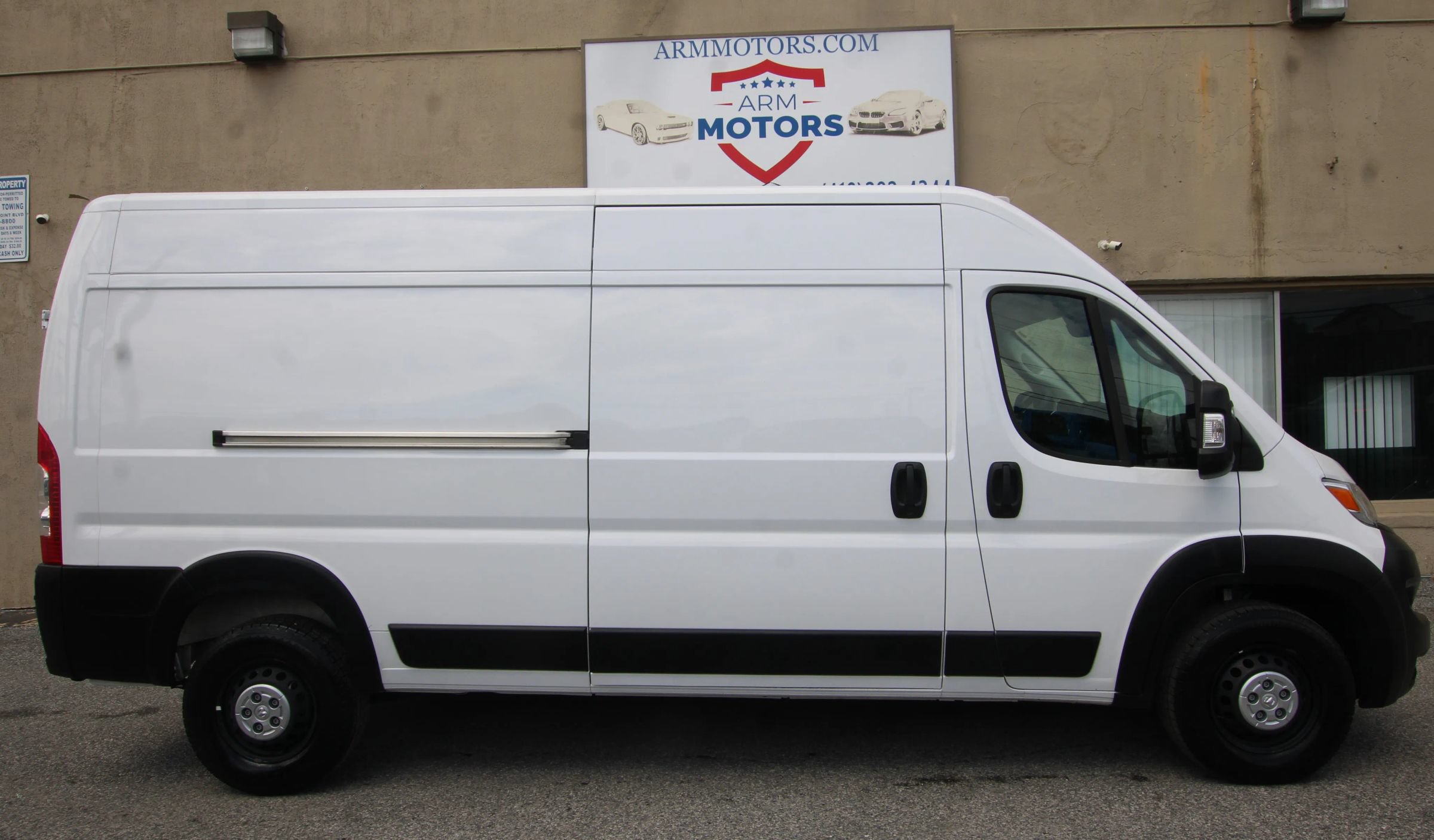 Used 2025 RAM ProMaster 2500 w/ Convenience Group FWD image 4