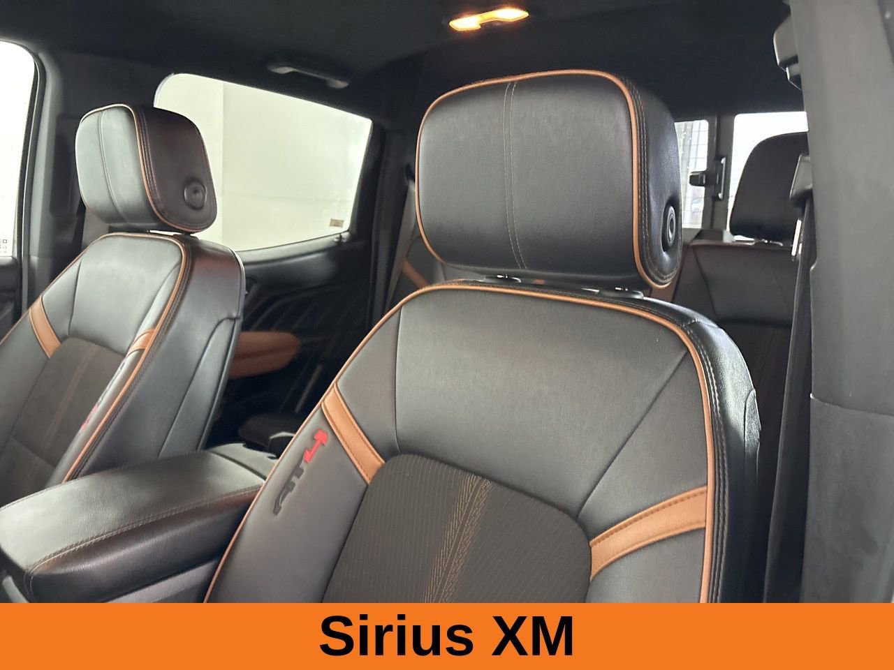 Used 2025 GMC Canyon AT4 image 9