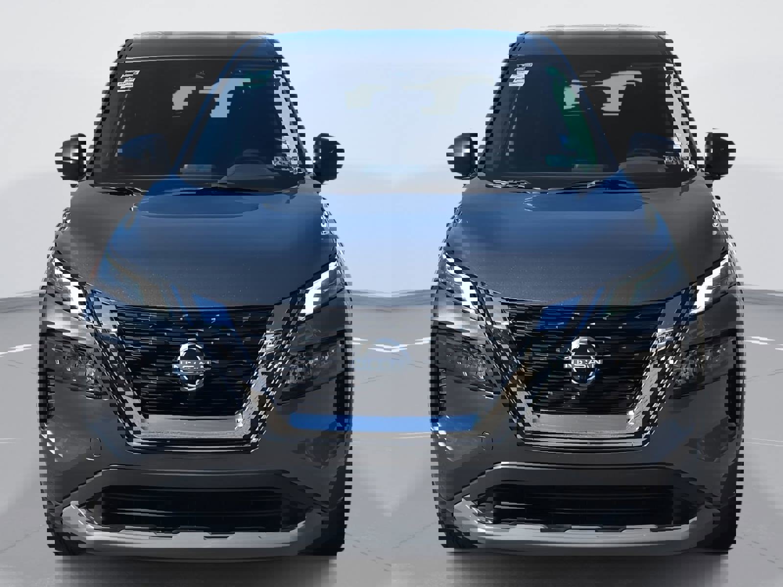 Used 2023 Nissan Rogue S image 2