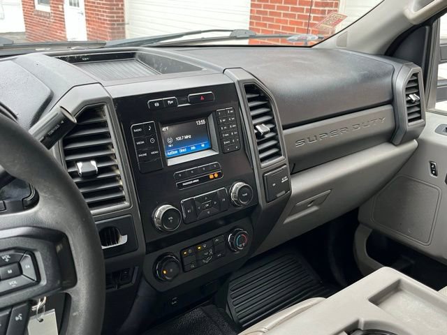 Used 2019 Ford F550 4x4 Crew Cab Super Duty w/ Power Equipment Group image 15