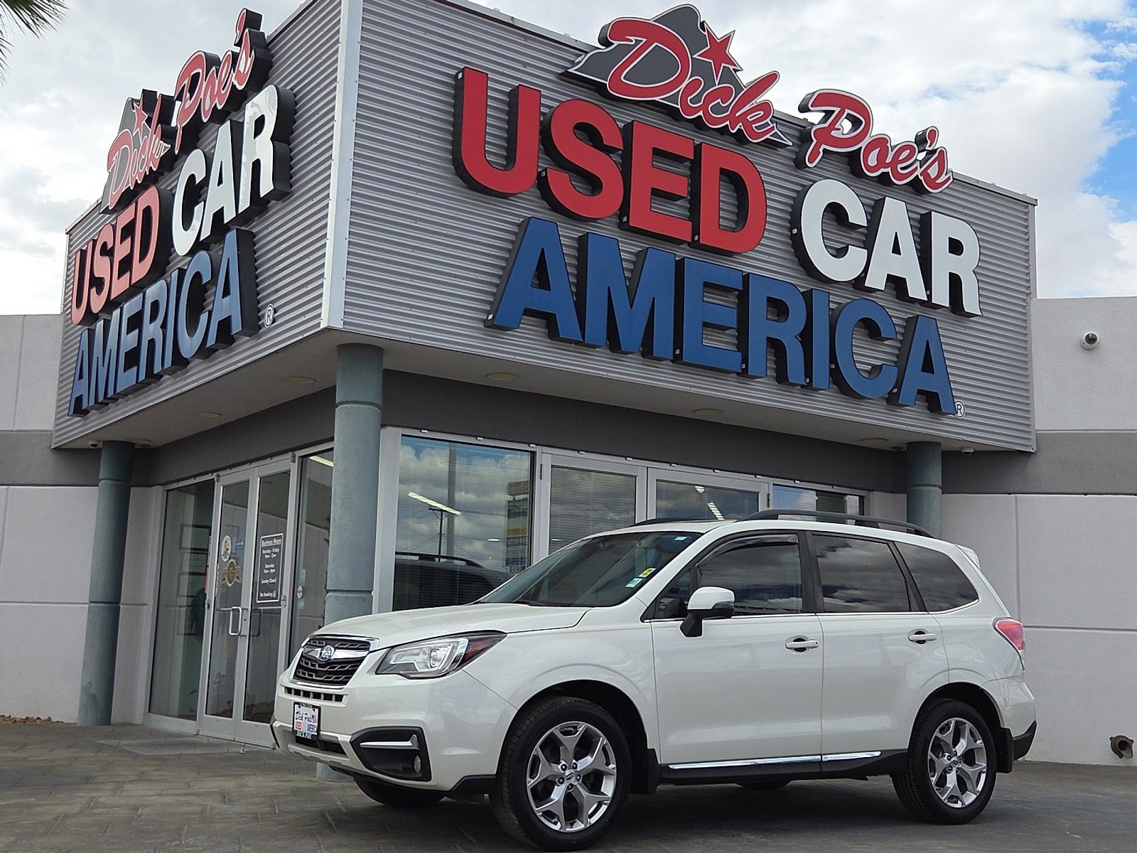 Used 2017 Subaru Forester 2.5i Touring AWD/4WD image 1