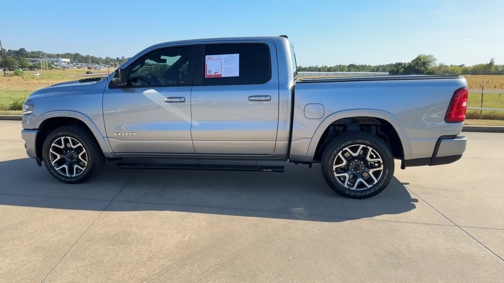 Used 2025 RAM 1500 Laramie w/ Sport Appearance Package AWD/4WD image 6