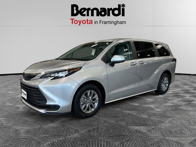 Certified 2024 Toyota Sienna LE image 1