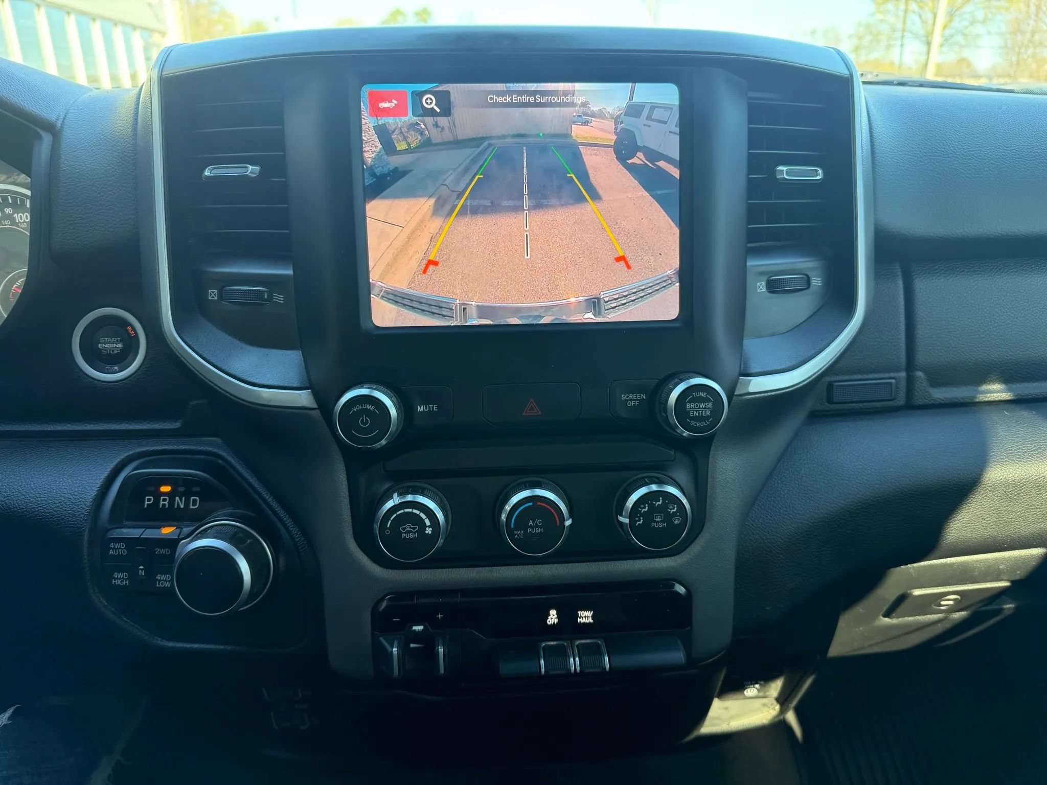 Used 2022 RAM 1500 4x4 Crew Cab image 11
