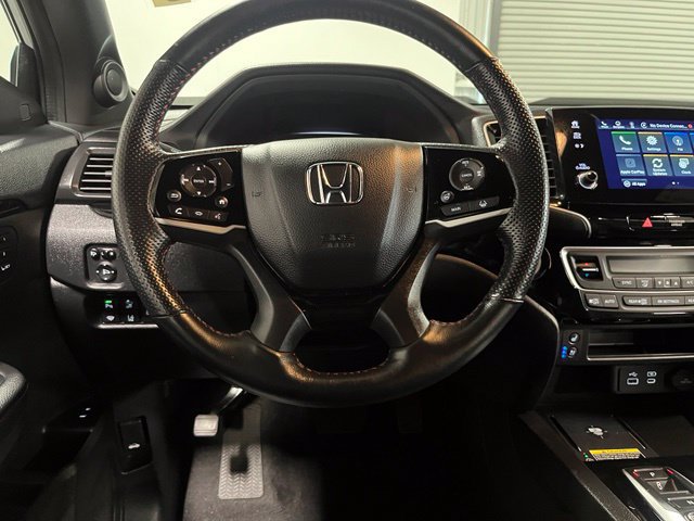 Used 2025 Honda Passport Black Edition image 22