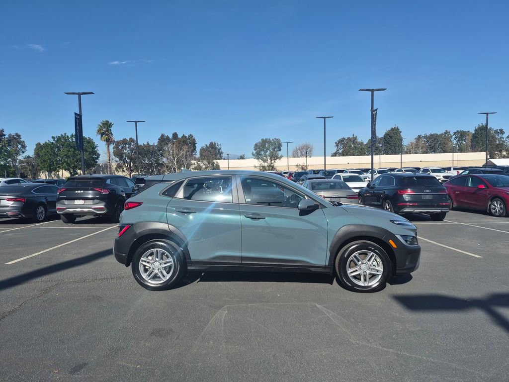 Used 2022 Hyundai Kona SE image 7