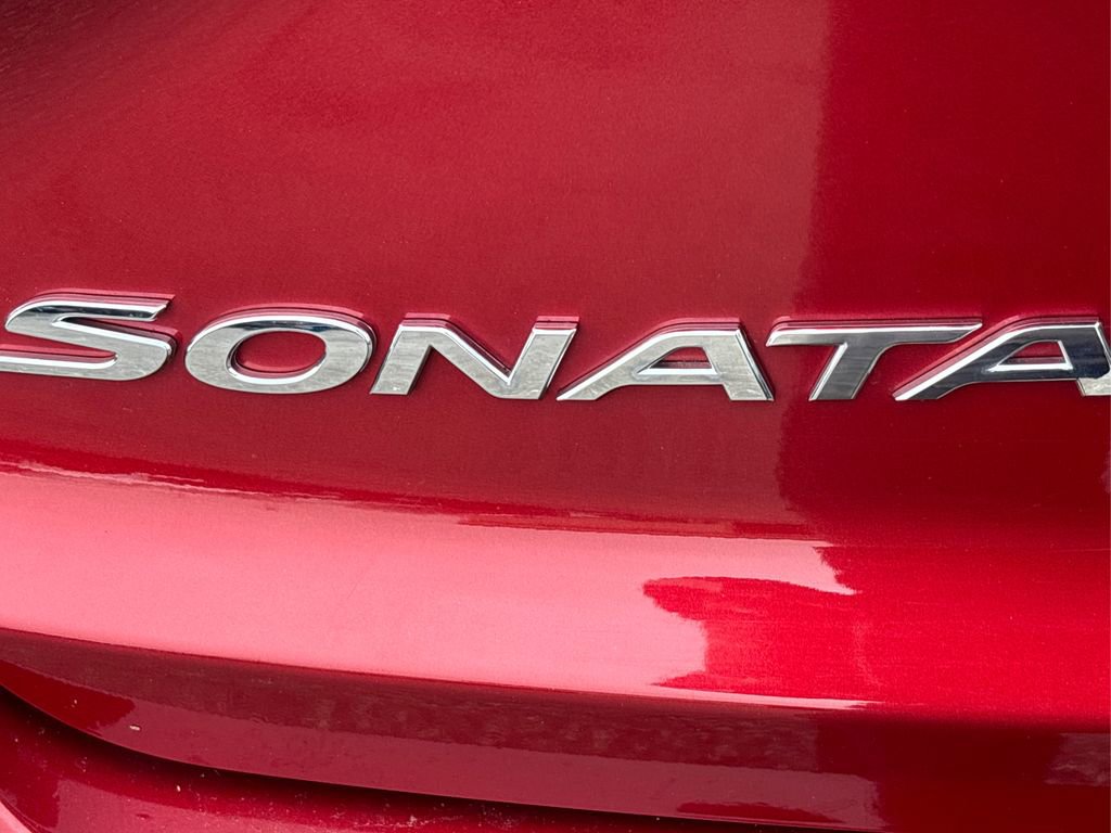 Used 2015 Hyundai Sonata SE w/ Option Group 09 FWD image 13