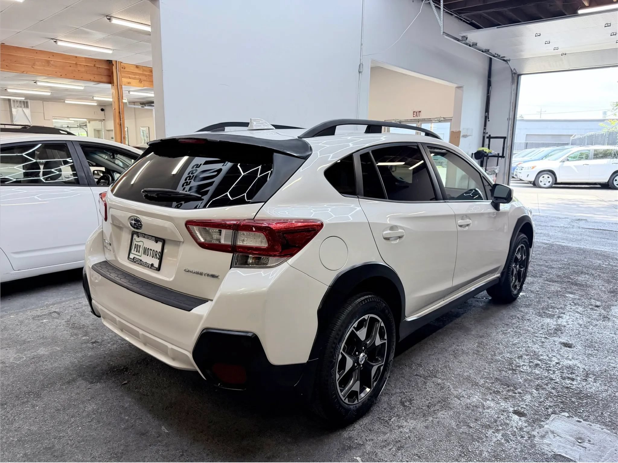 Used 2018 Subaru Crosstrek 2.0i Premium w/ Eyesight System AWD/4WD image 3