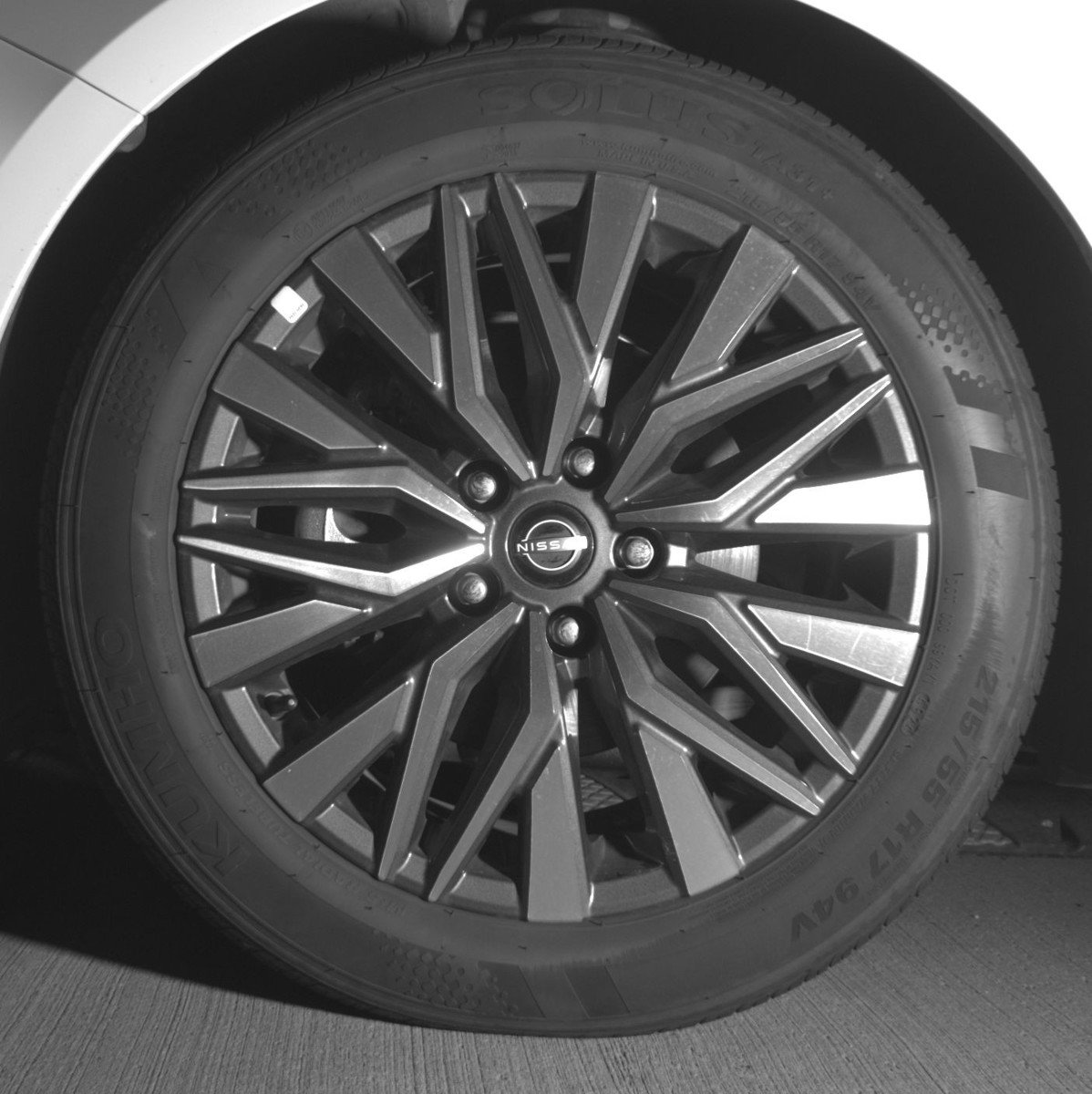 Used 2025 Nissan Altima 2.5 SV image 12