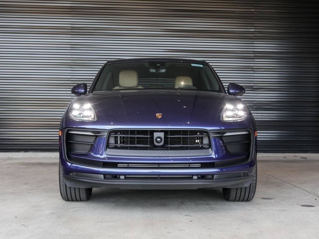 Certified 2026 Porsche Macan AWD/4WD image 9