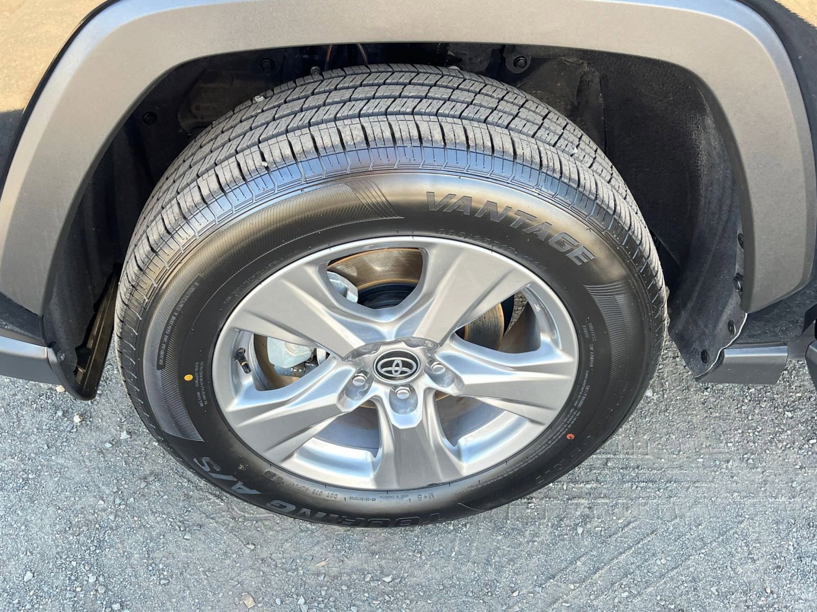 Used 2025 Toyota RAV4 LE image 29