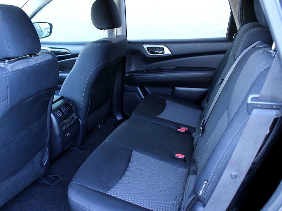 Used 2019 Nissan Pathfinder S image 14