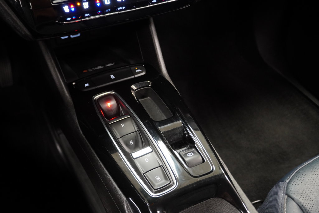 Certified 2023 Chevrolet Bolt EUV Premier FWD image 28