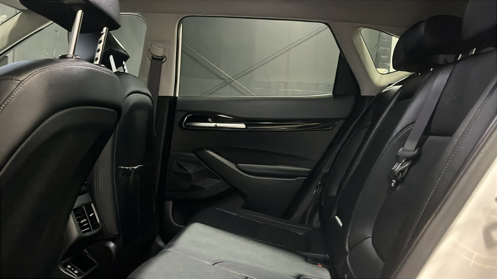 Used 2024 Kia Seltos EX FWD image 25