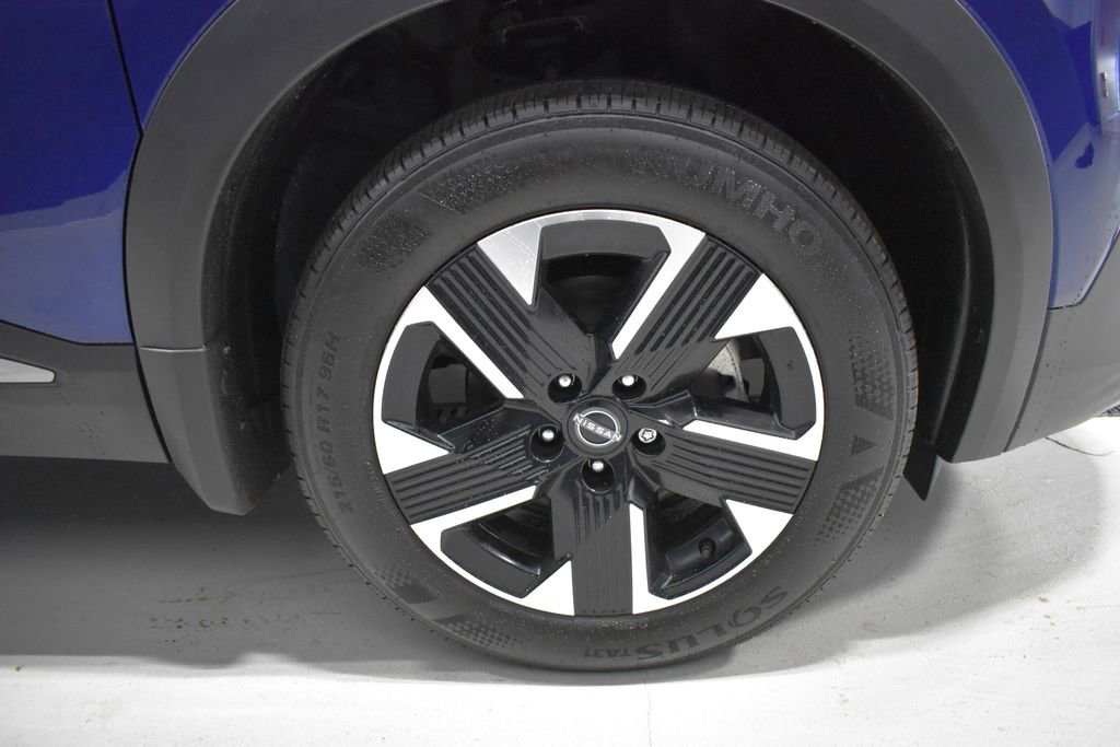 Certified 2025 Nissan Kicks SV image 10