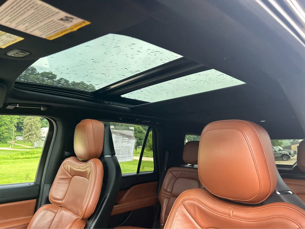 Used 2018 Lincoln Navigator L Reserve image 35