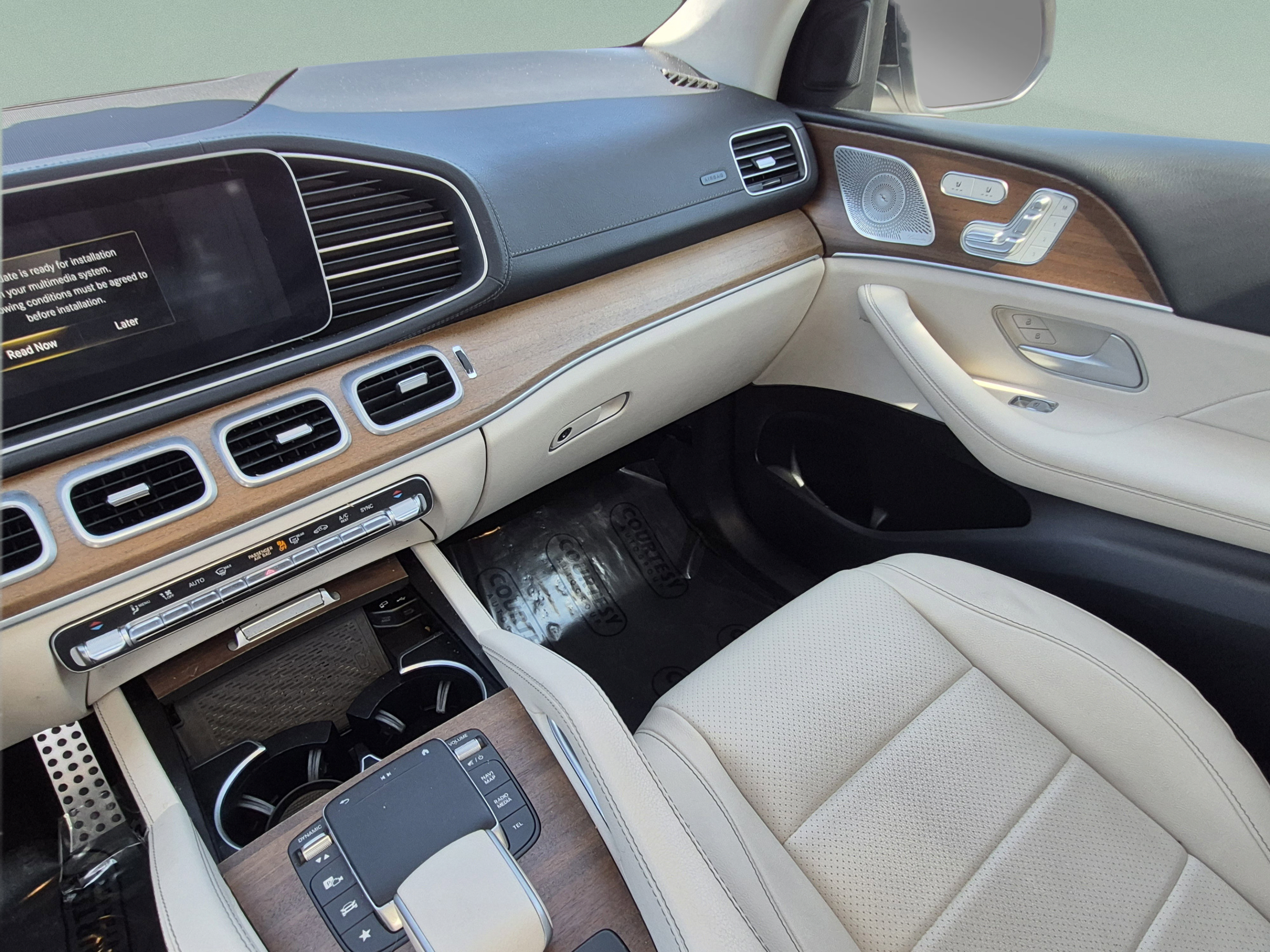Used 2023 Mercedes-Benz GLS 450 4MATIC w/ AMG Line Exterior image 14