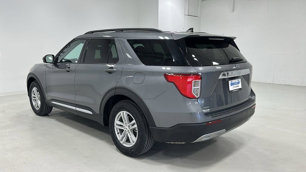 Used 2024 Ford Explorer XLT w/ Equipment Group 202A RWD image 3