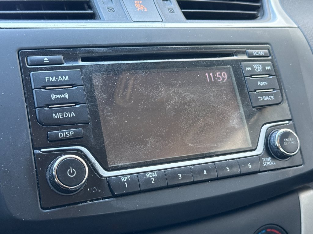 Used 2015 Nissan Sentra SV FWD image 17