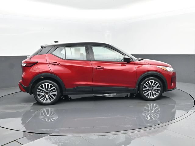 Used 2023 Nissan Kicks SV FWD image 4