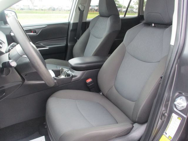 Used 2024 Toyota RAV4 XLE FWD image 18