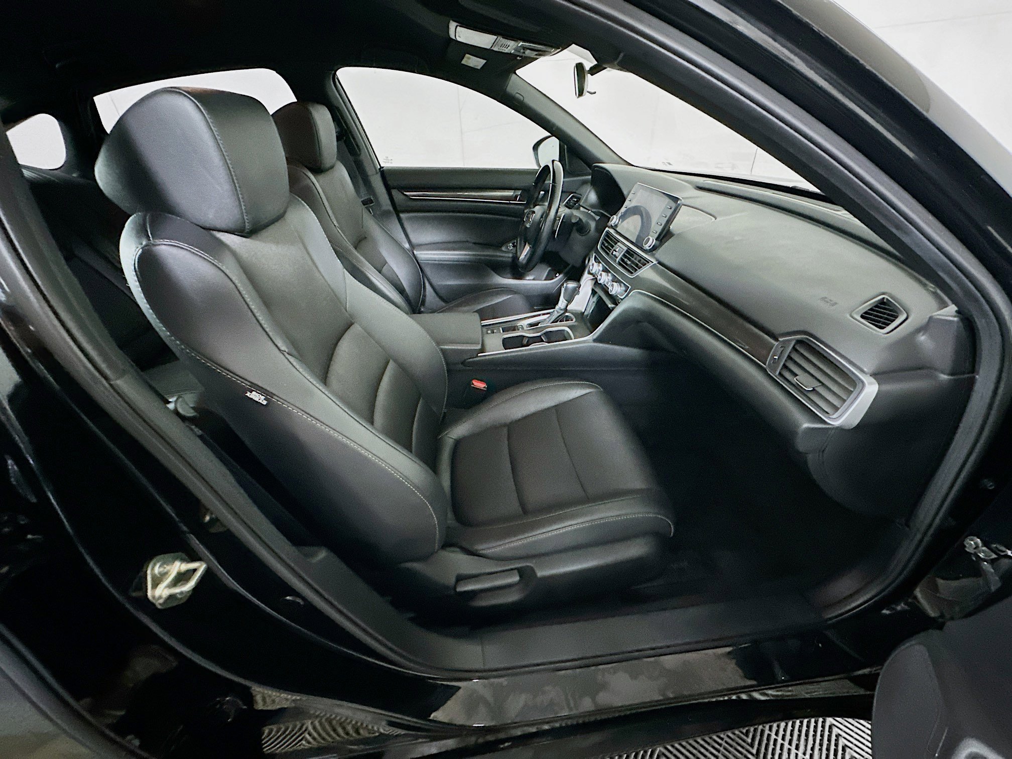 Used 2020 Honda Accord Sport image 28