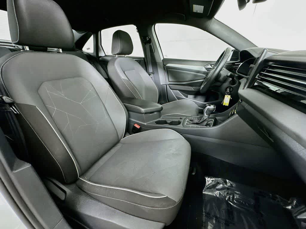 Used 2025 Volkswagen Jetta Sport image 13