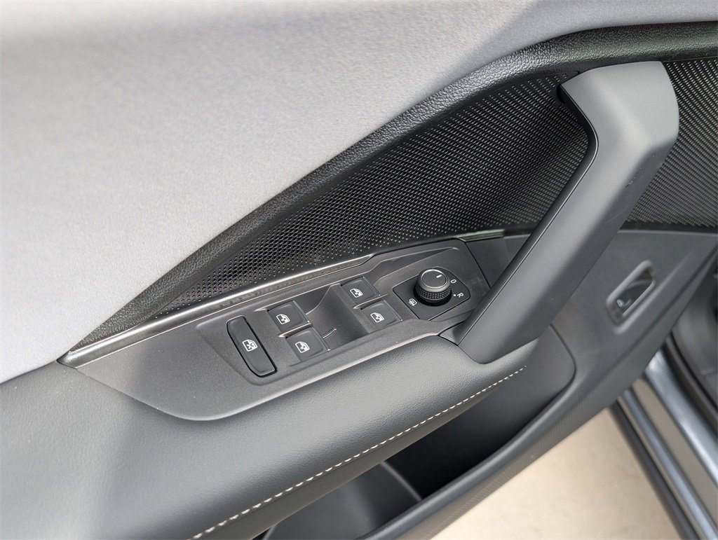 New 2026 Volkswagen Tiguan SE image 11