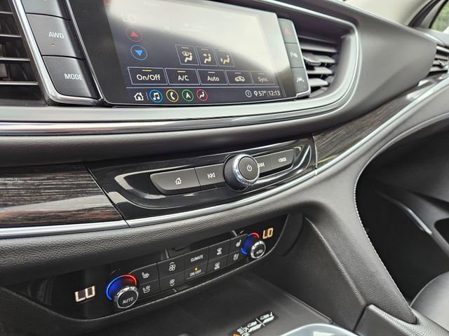 Used 2020 Buick Enclave Avenir w/ Avenir Technology Package AWD/4WD image 33