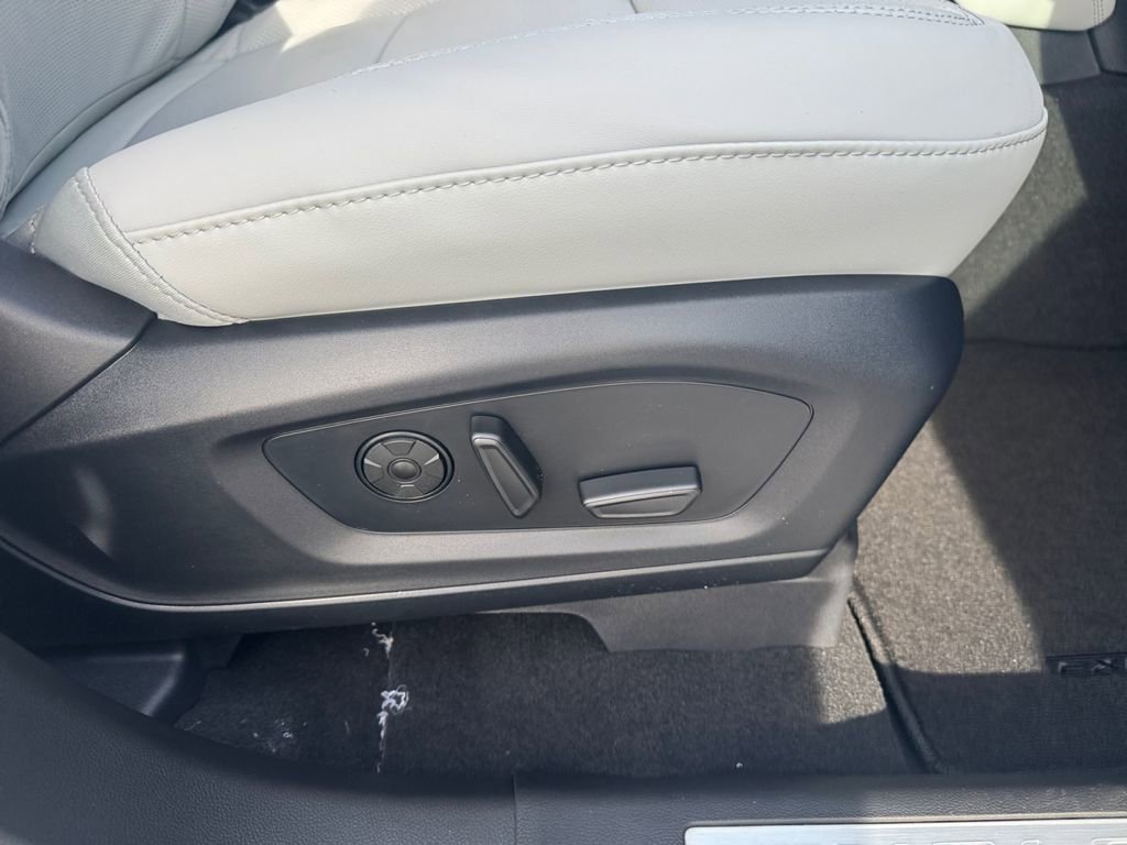 New 2026 Ford Explorer Platinum w/ LUX Leather Package image 19