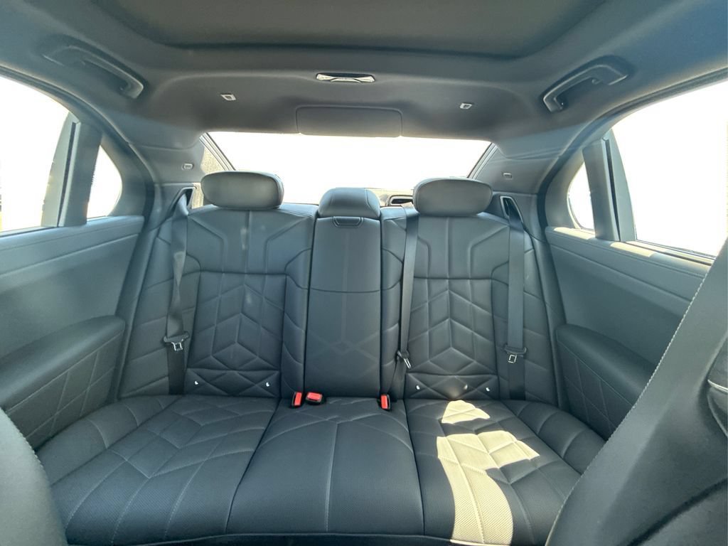New 2026 BMW 750e xDrive AWD/4WD image 20