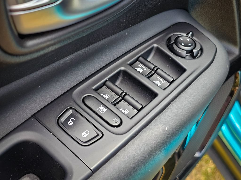 Used 2022 Jeep Renegade Altitude AWD/4WD image 10
