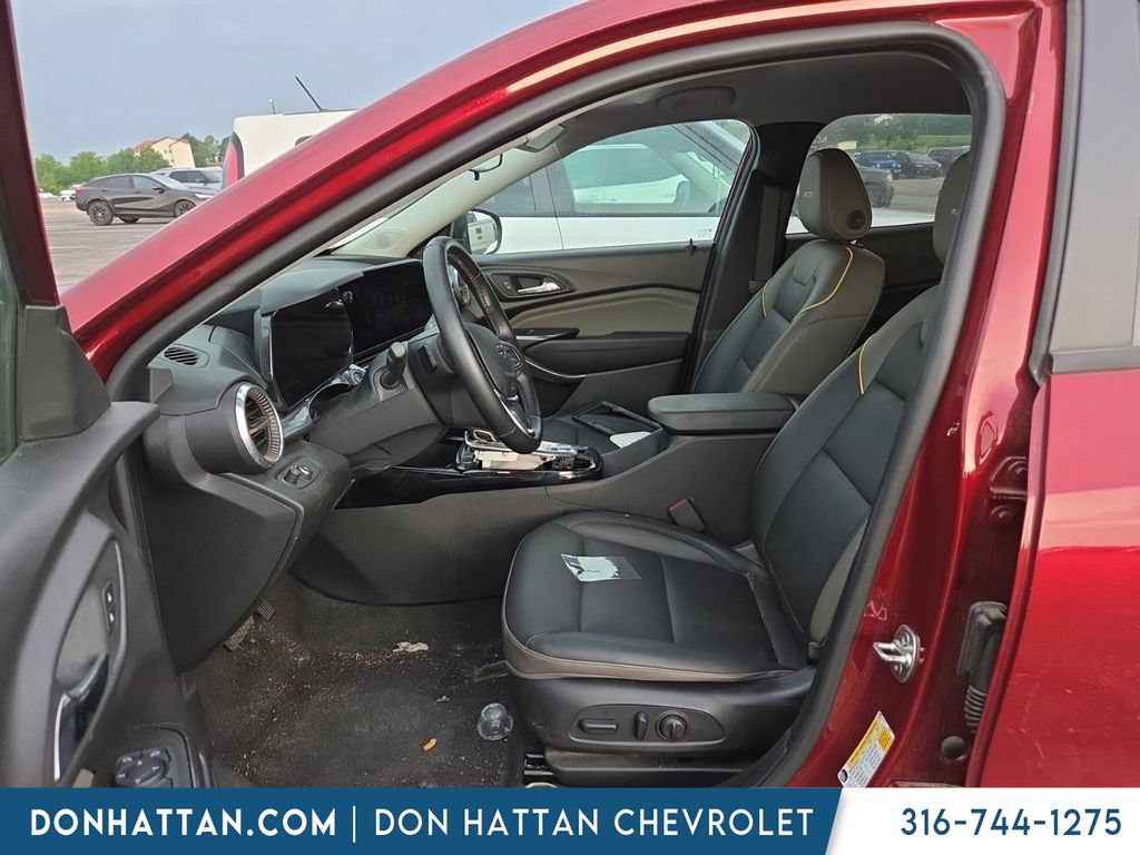 Used 2024 Chevrolet Trax ACTIV w/ Driver Confidence Package FWD image 3