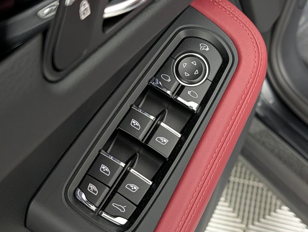 New 2026 Porsche Macan image 26