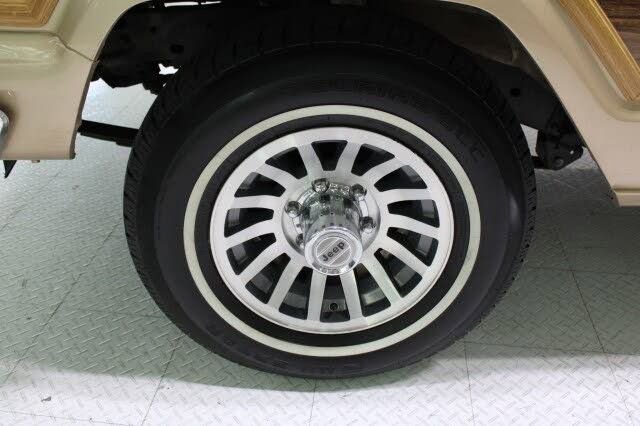 Used 1989 Jeep Grand Wagoneer image 31