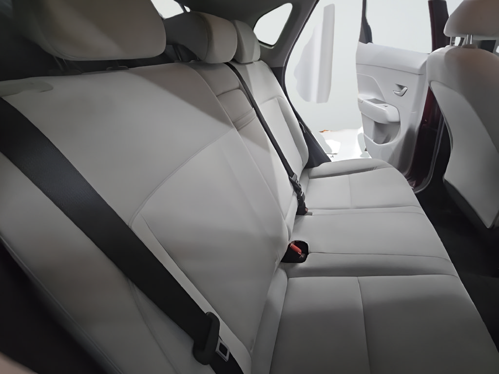 Used 2025 Hyundai Kona SEL FWD image 24