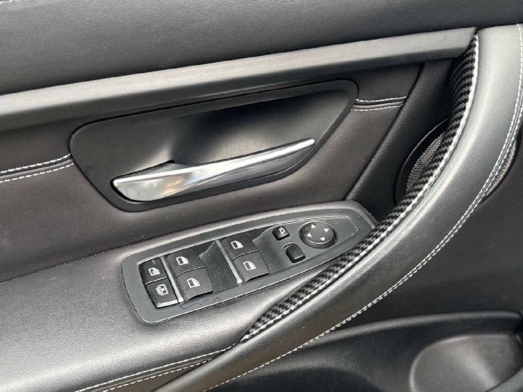 Used 2018 BMW M3 RWD image 26