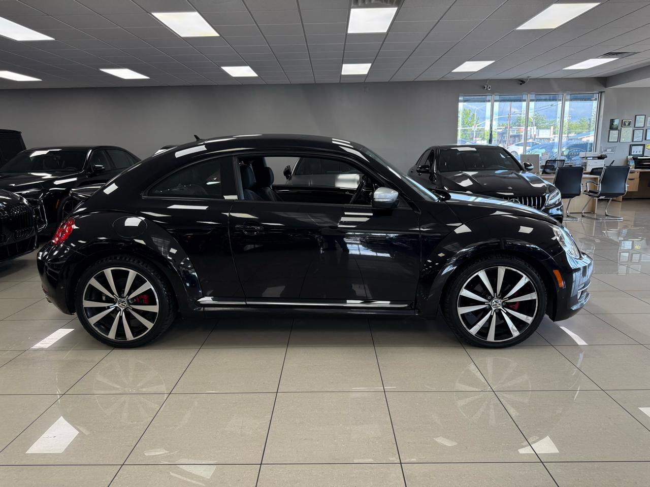 Used 2012 Volkswagen Beetle 2.0T image 6