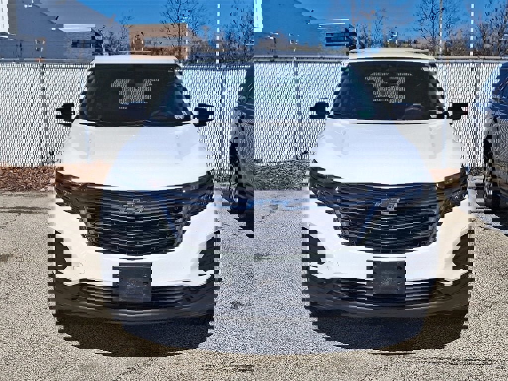 Used 2024 Chevrolet Equinox LS w/ LS Convenience Package image 3