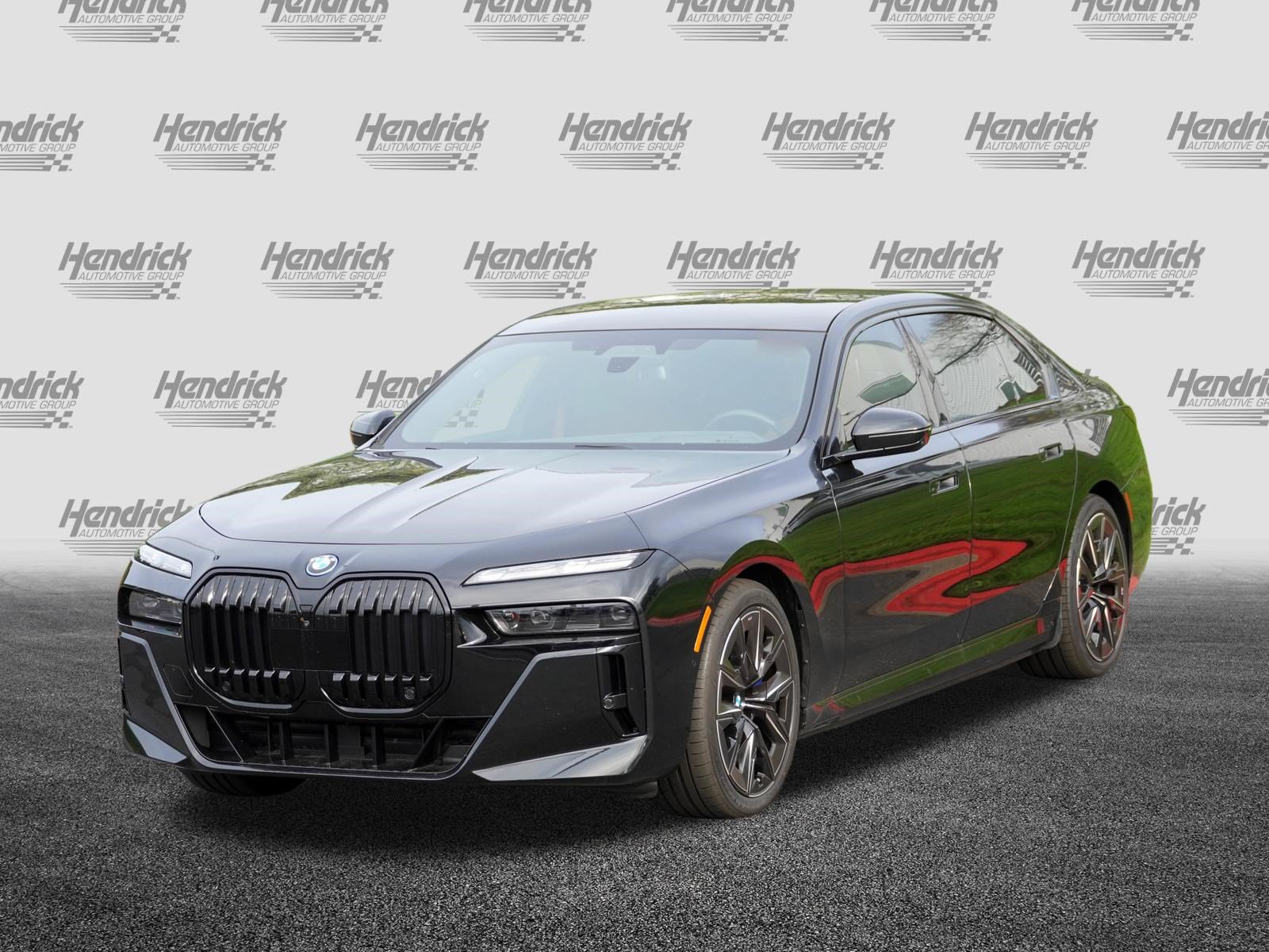 Used 2024 BMW i7 xDrive60 w/ Executive Package AWD/4WD image 5