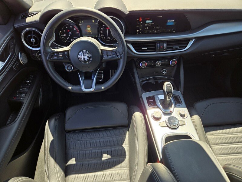Used 2023 Alfa Romeo Stelvio Veloce AWD/4WD image 12
