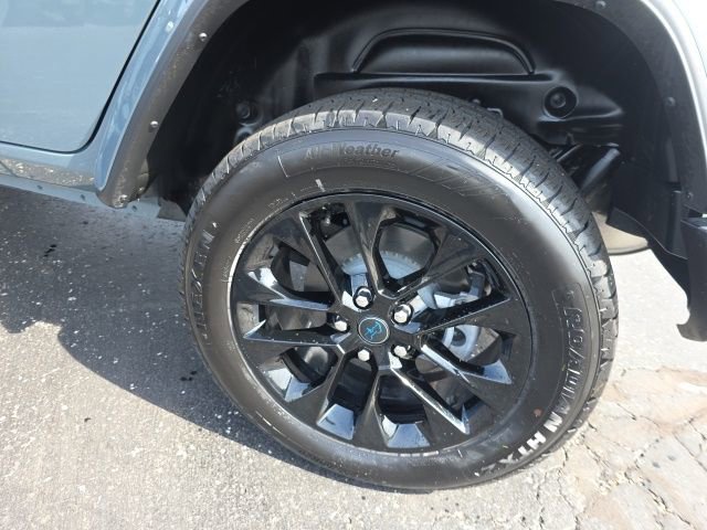 Used 2025 Jeep Wrangler Unlimited Sahara w/ Safety Group image 58